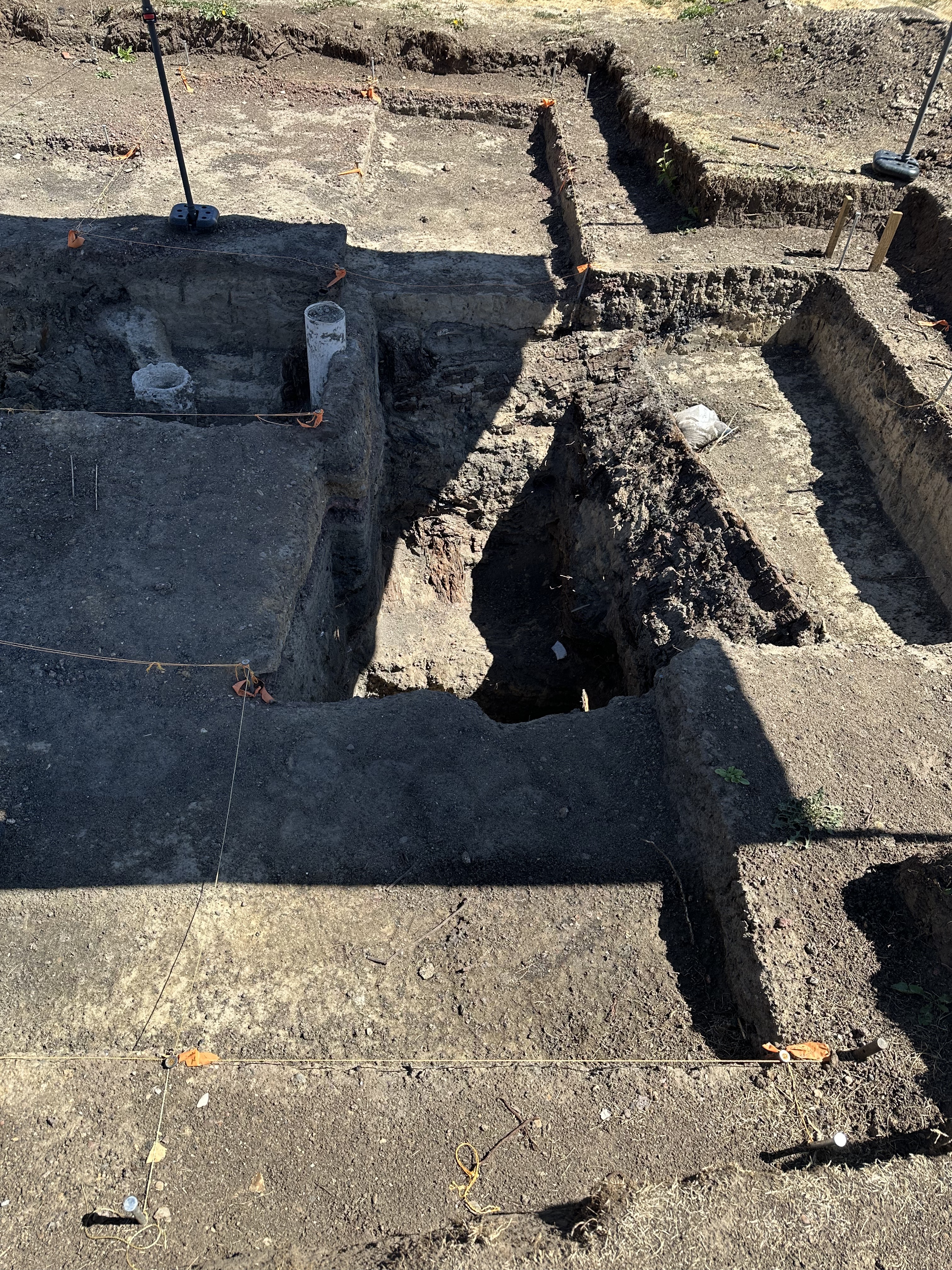 A closer look at the dig site.